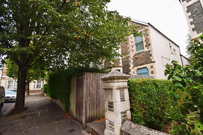1 Bedroom House To Rent In Oakfield Street, Cardiff, CF24