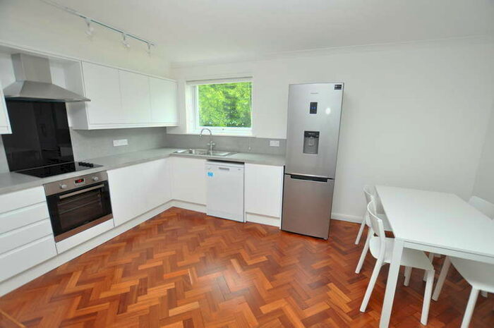3 Bedroom Flat To Rent In Hilgay Court, Cross Lanes, Guildford, GU1