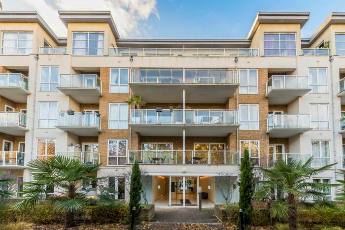 2 Bedroom Flat To Rent In Melliss Avenue, Kew, Richmond, TW9