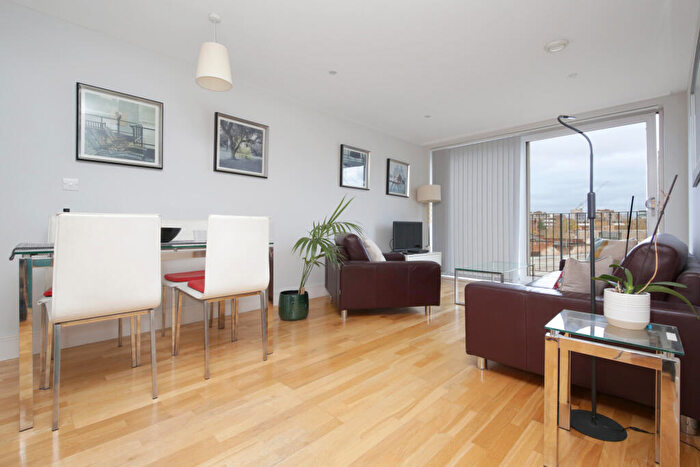 2 Bedroom Apartment To Rent In Camberwell New Road, London, SE5