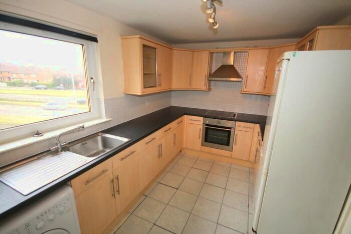 3 Bedroom Flat To Rent In Calder Gardens, Edinburgh, EH11