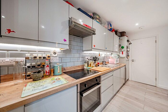 2 Bedroom Flat For Sale In Graham Road, London, SW19