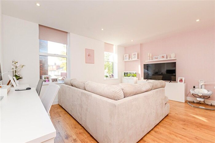 2 Bedroom Flat For Sale In Elmcroft Road, Petts Wood, Orpington, Kent, BR6