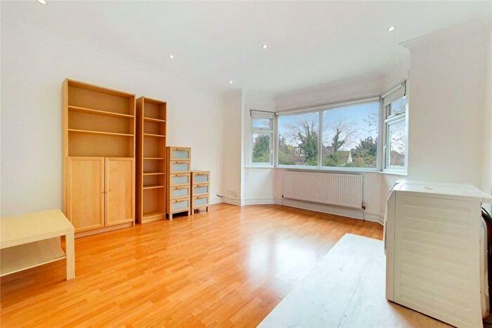 2 Bedroom Flat To Rent In Finchley Road, London, NW11