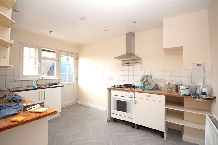 2 Bedroom Flat To Rent In Oxley Court, Alexandra Avenue, Rayners Lane, Harrow, HA2