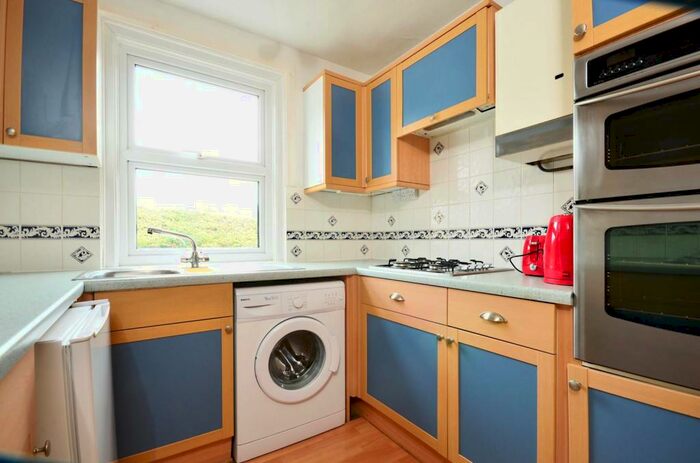 1 Bedroom Flat To Rent In Agraria Road, Guildford, GU2