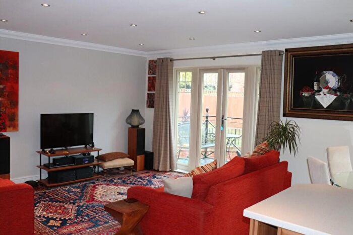 2 Bedroom Apartment To Rent In Templeside Gardens, High Wycombe, HP12