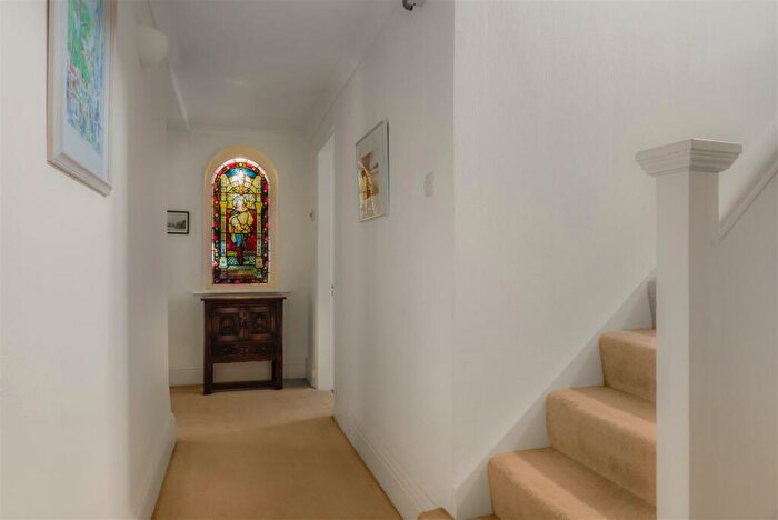 5 Bedroom Semi-Detached House For Sale In Clarendon Square, Leamington Spa, CV32