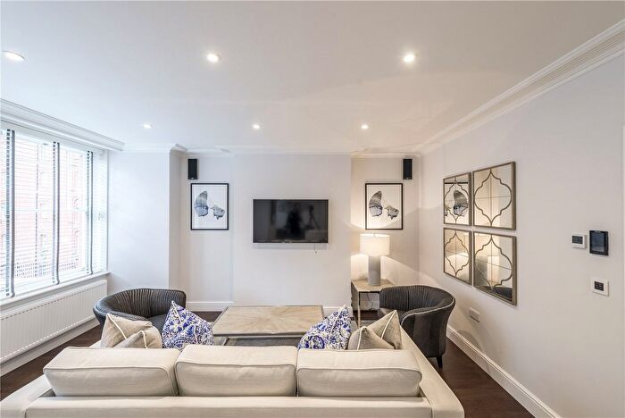 3 Bedroom Flat To Rent In Hamlet Gardens, London, W6