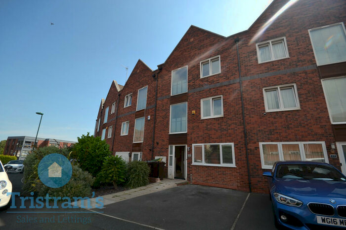4 Bedroom Town House To Rent In Caxton Road, Carrington, NG5