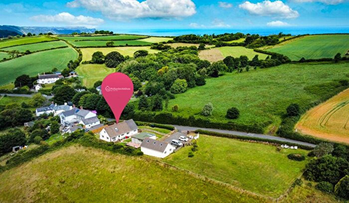 4 Bedroom Detached House For Sale In Horns Cross, Bideford, EX39