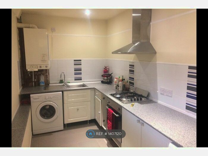 Studio To Rent In Park Road, Loughborough, LE11