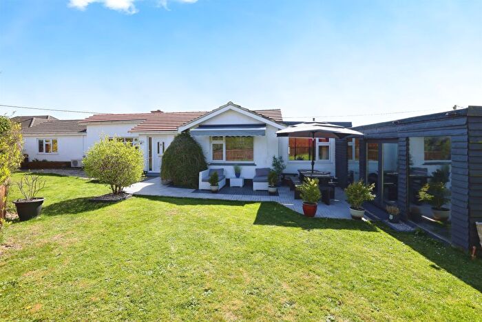 4 Bedroom Detached Bungalow For Sale In Windsor Road, Durrington, Salisbury, SP4