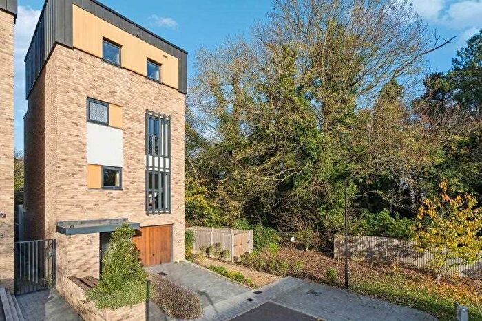 4 Bedroom Detached House For Sale In Noel Coward Avenue, Denham Green, UB9