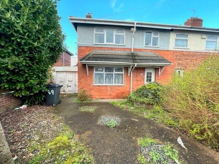 3 Bedroom Semi-Detached House To Rent In Weighton Grove, Hull, HU6