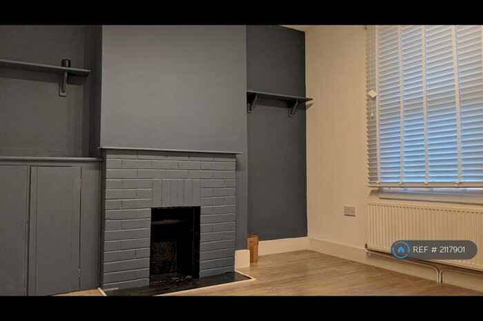 3 Bedroom Terraced House To Rent In Dover Street, Reading, RG1