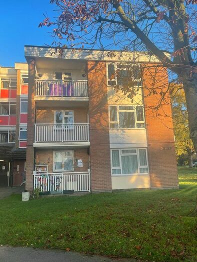 2 Bedroom Flat To Rent In Green Hill Way, Solihull, B90