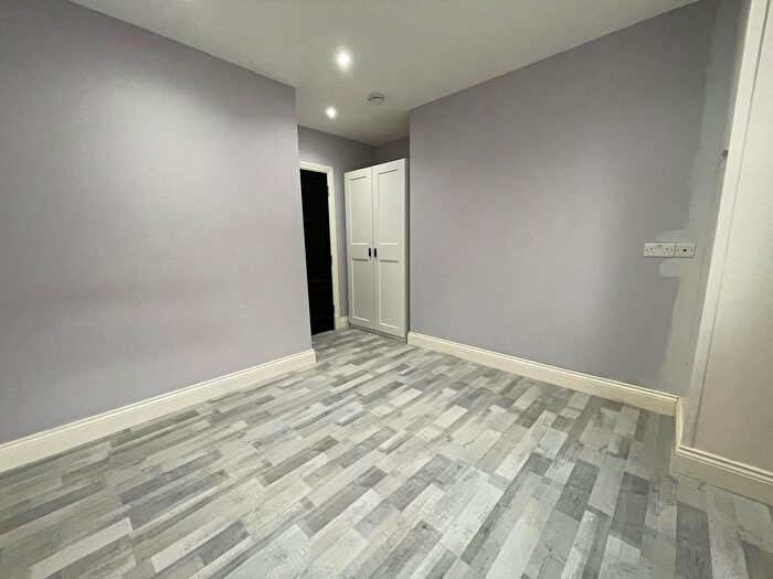 1 Bedroom Flat To Rent In Flat D, Harrow Road, Kensal Green, NW10