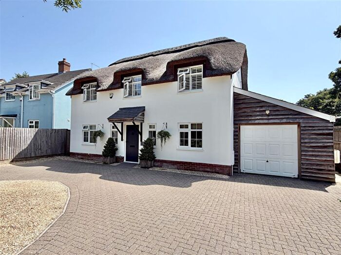4 Bedroom Cottage For Sale In Marsh Lane, Upton, BH16