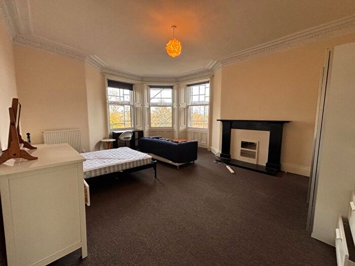 4 Bedroom Flat To Rent In Warrender Park Terrace, Edinburgh, EH9