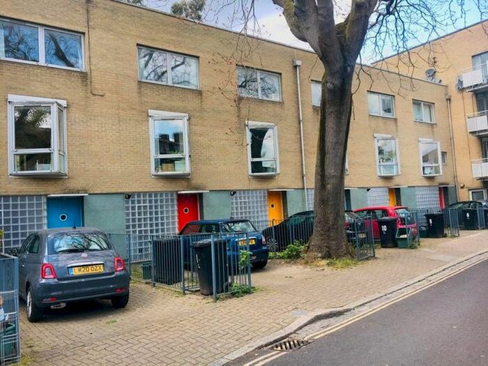 5 Bedroom Town House To Rent In Lowther Road, Holloway, Islington, North London, N7