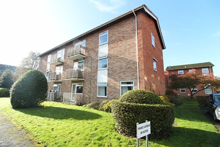 2 Bedroom Apartment To Rent In Caroline Court, Bath Road, Reading, RG1
