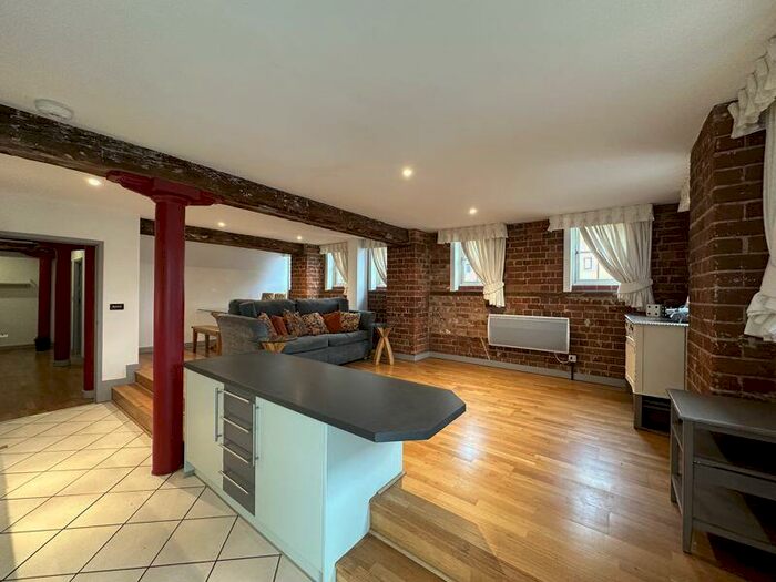 1 Bedroom Apartment To Rent In Albert Warehouse, Gloucester, GL1