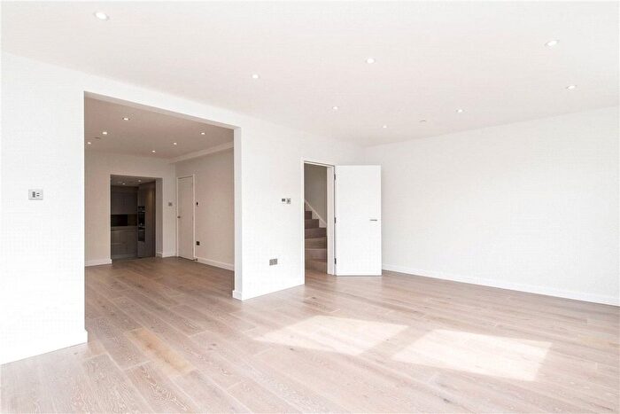 2 Bedroom Flat To Rent In King Street, London, W6