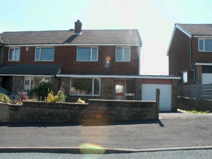 3 Bedroom Property To Rent In Brairlyn Avenue, Huddersfield, HD3