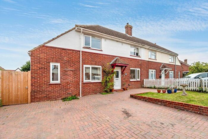 3 Bedroom Semi-Detached House For Sale In Orchard Close, Wingham, CT3