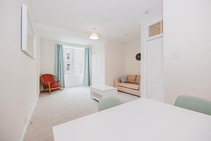 1 Bedroom Flat To Rent In Buccleuch Street, Edinburgh, EH8