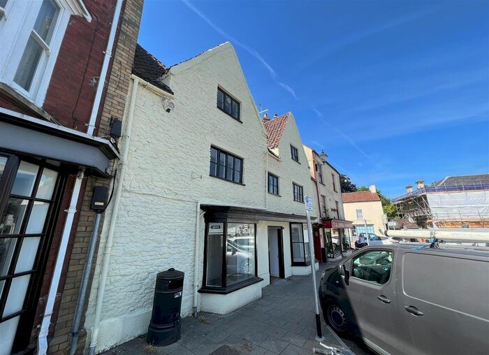 4 Bedroom Maisonette To Rent In The Plain, Thornbury, Bristol, BS35