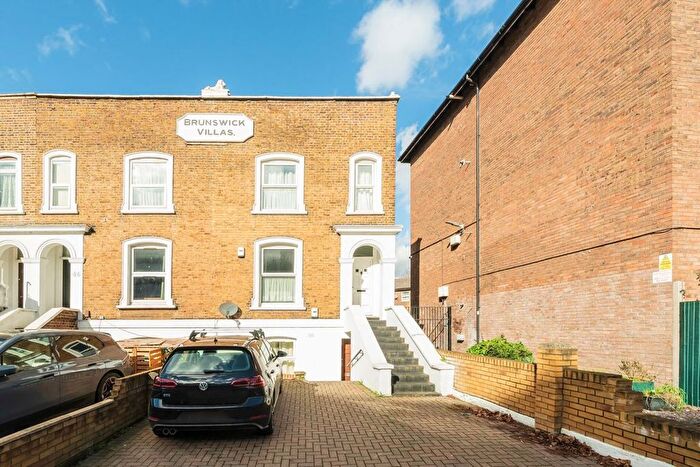 1 Bedroom Flat To Rent In Kew Bridge Road, Kew, TW8