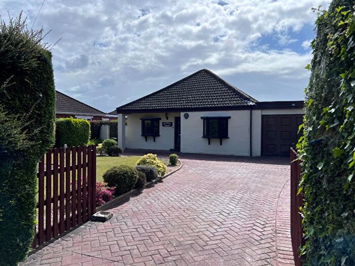 3 Bedroom Detached Bungalow For Sale In Blackfield Road, SO45