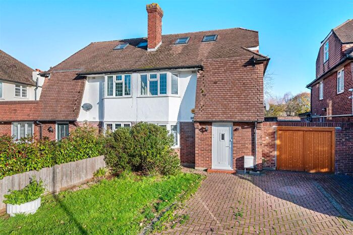 4 Bedroom Property To Rent In West Barnes Lane, Motspur Park, KT3