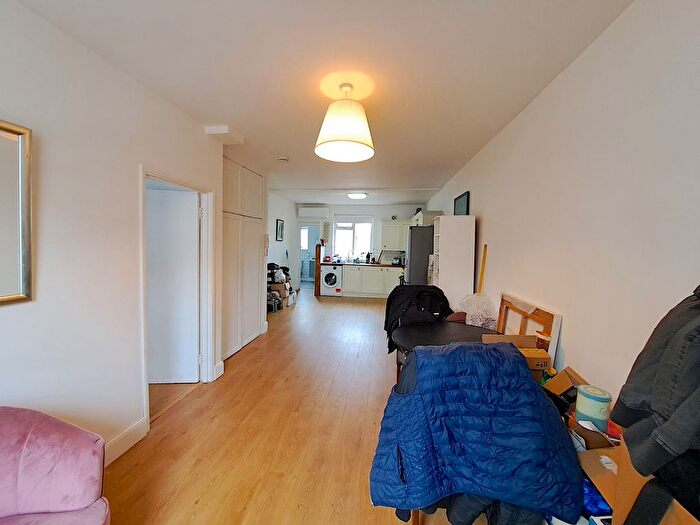 1 Bedroom Flat To Rent In Greyhound Road, London, W6