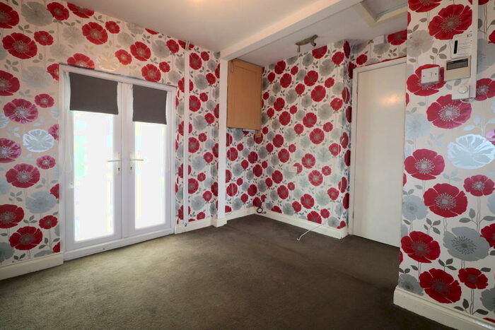 1 Bedroom Bungalow To Rent In Singer Avenue, Jaywick, CO15