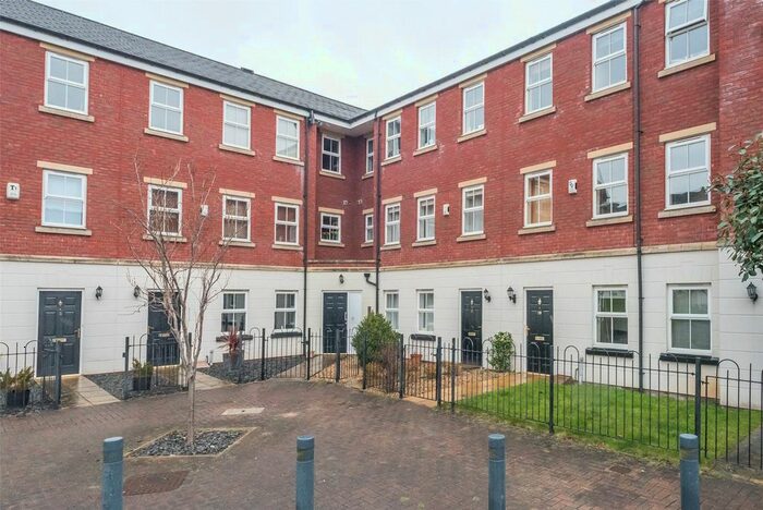 1 Bedroom Flat To Rent In Mansion Gate Square, Chapel Allerton, Leeds, LS7