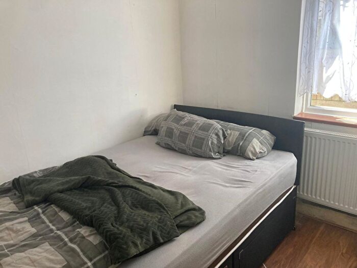 3 Bedroom Bungalow To Rent In Philip Road, Rainham, RM13