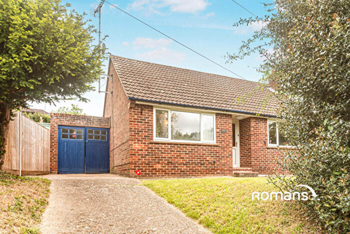 2 Bedroom Bungalow To Rent In Hemdean Road, Caversham, Reading, RG4