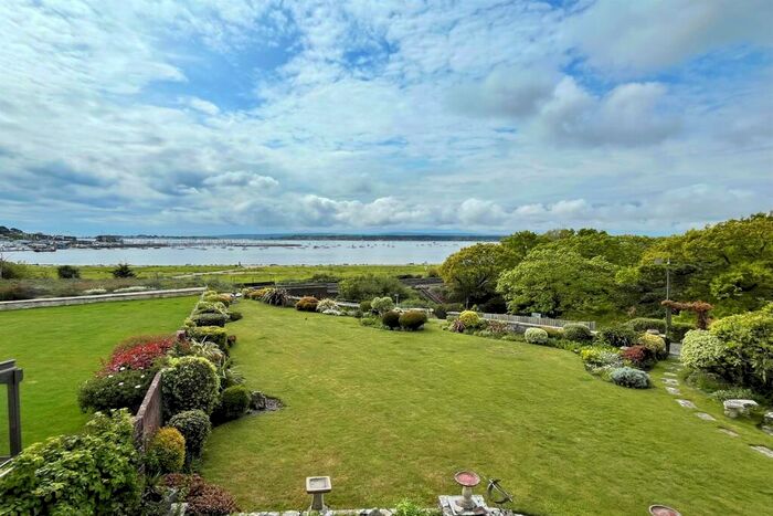 3 Bedroom Semi-Detached House To Rent In Poole Park, BH14