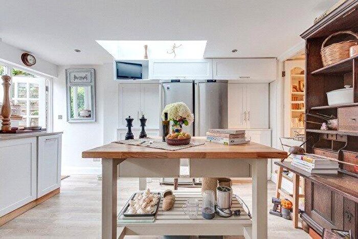 4 Bedroom Terraced House For Sale In Atherton Street, London, SW11