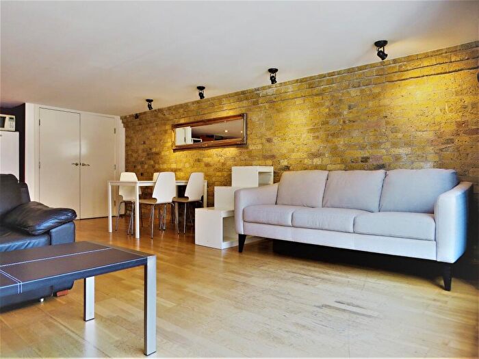 1 Bedroom Apartment To Rent In Gowers Walk, Aldgate, London., E1