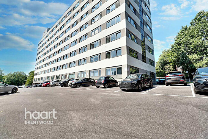 2 Bedroom Flat For Sale In Hubert Road, Brentwood, CM14