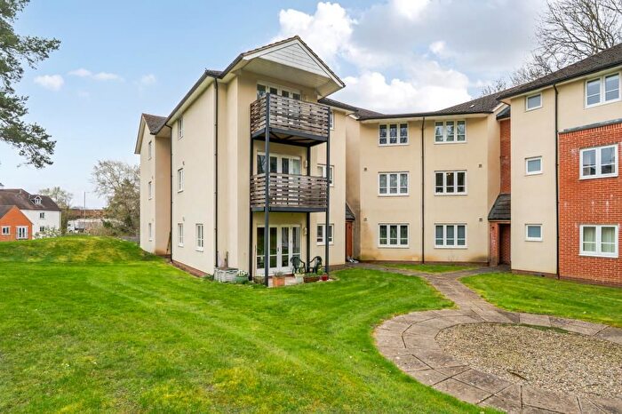 2 Bedroom Flat For Sale In Shotover Mound, Headington, OX3