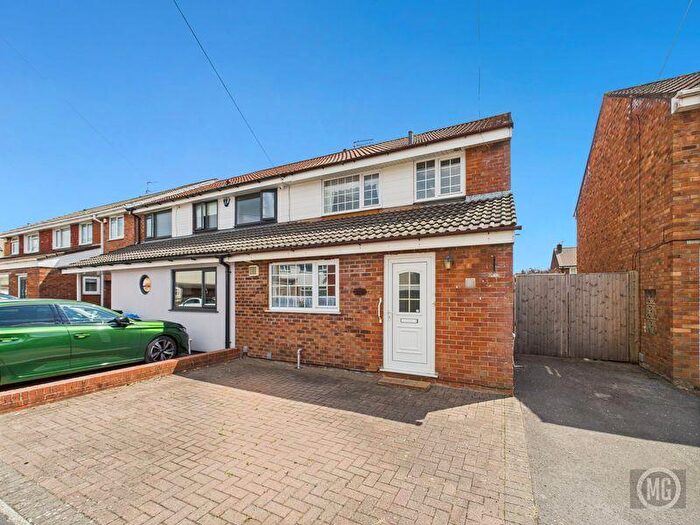 3 Bedroom Semi Detached House For Sale In Harrington Avenue, Bristol, BS14