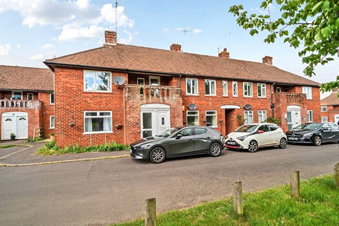 2 Bedroom Maisonette For Sale In Butts Road, Alton, Hampshire, GU34