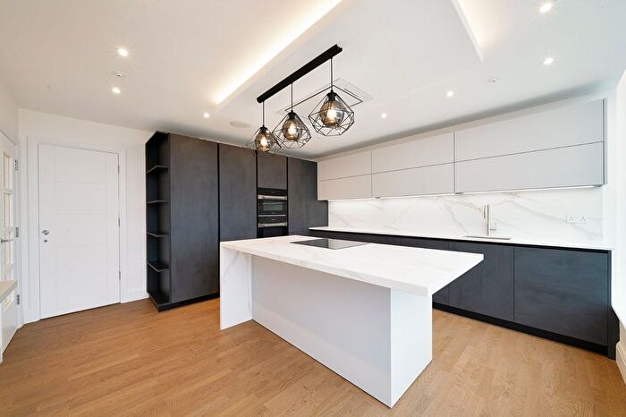 3 Bedroom Flat To Rent In Marathon House, Marylebone Road, NW1