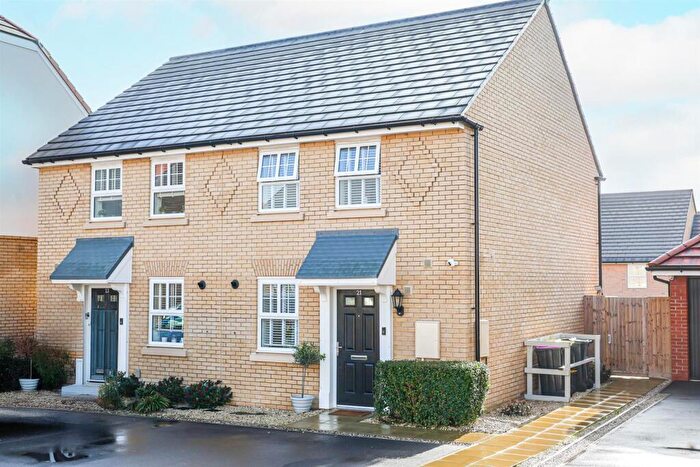 3 Bedroom Semi Detached House For Sale In Bartons Avenue, Hullbridge, Hockley, SS5