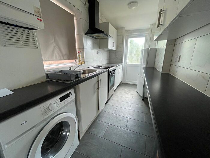 4 Bedroom Semi-Detached House To Rent In Lansbury Drive, Hayes, UB4